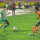 El colombiano Juan José Pérez destaca como volante por las dos bandas.