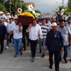 Con cabalgata y música despidieron a un ganadero, en Daule