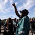 Los fans de Eagles y Chiefs 'calientan' la previa del Super Bowl