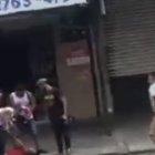 El presunto delincuente fue desarmado y golpeado por la comunidad.