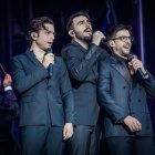 Il Volo es un grupo musical italiano de género crossover clásico o pop lírico. El grupo formado en 2009, se constituye por un trío.