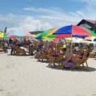 Los balnearios de la Costa también fueron visitados por los turistas en el primer día de fiesta.