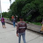 El cuerpo fue localizado por un hombre. La policía llegó para indagar.