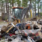 Así quedó parte de la carrecería del autobus que transportaba a 66 migrantes y se accidentó en Panamá. 22 son ecuatorianos y aún se espera datos de 11 de ellos.