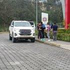 Familiares tratan de consolarse ante la muerte de la pequeña de 6 años.