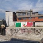 Los vecinos realizaron una minga para limpiar los símbolos de la supuesta banda.