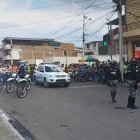 La víctima caminaba por el centro de la capital manabita y fue disparada. La zona comercial portovejense se llenó de nervios y temor.