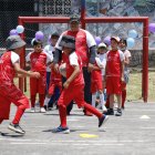 Los menores demostraron las habilidades que ahora tienen para practicar rugby.