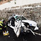 Paramédicos y rescatistas del Cuerpo de Bomberos acudieron al sitio para atender la emergencia.
