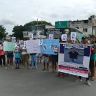 Familiares y amigos acompañaron a la madre del niño desaparecido en un recorrido por las calles, en el cual pidieron celeridad en las investigaciones para dar con él.