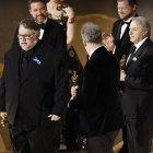 Los Óscar arrancan recordando "la importancia de las primeras veces"