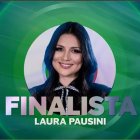 Ojeda imita a la cantante Laura Pausini.