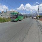 Conductores de la cooperativa de buses interparroquial Atahualpa piden seguridad para seguir  trabajando, en medio de un paro de transportistas en Ambato.