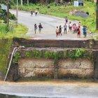 Por el momento ninguna autoridad provincial ni nacional se hacia presente en el lugar de la tragedia.