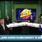 Momentos del temblor que se vivió en el programa Los Humildes de Marca 90. Al final se quedó solo el Ab. Roberto Bonafont.