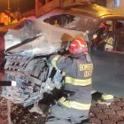 Los bomberos movieron los fierros para extraer el cadáver