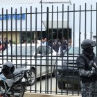 Hasta Ecuavisa llegó personal de la Policía.