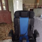 Esta silla de ruedas ayudará a Sarita en su postura.