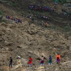 La mujer tenía encima mesas, hierros de ventanas y otros objetos, pero nunca perdió la consciencia.
