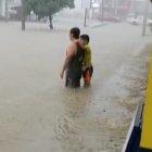 La creciente del río Burro afectó arterias viales como la avenida 4 de Noviembre.