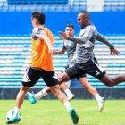 Dixon Arroyo (d) no entró en la convocatoria para el duelo ante Delfín, por la cuarta fecha de la LigaPro.