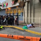 Al parecer sus verdugos la estaban esperando en los exteriores.