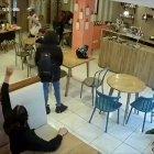En La Floresta, centro norte de Quito, una cafetería fue asaltada la tarde del lunes 3 de abril de 2023.