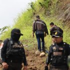 Personal de criminalística recabó indicios en la escena del crimen