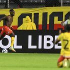 Aucas se impuso 2-1 a Flamengo, en su debut de la Copa Libertadores.