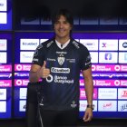 El ariete detalló que tiene claro sus objetivos con los rayados con los que espera estar durante un buen tiempo y festejar conquistas. “Estoy acá y espero ser muy feliz, espero que aquí sea mi casa. Cualquier jugador quiere dejar buenas impresiones y para mí no es diferente, quiero dejar buenos recuerdos en este club, como lo hice en otros”, sentenció.