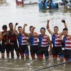 Los remeros del Club Ab. Manuel Calle-Astillero celebran el triunfo.