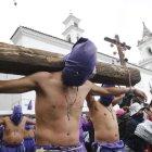 Son cinco generaciones de la familia Inaquisa que se reunieron ayer en la ceremonia religiosa.