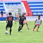 El Potro Figueroa (c) fue uno de los invitados a la fiesta de presentación del club Ñañas.