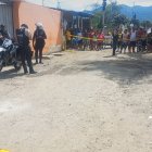 Familiares de la víctima protagonizaron una escena de dolor en la escena del crimen