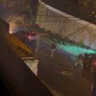 Los tipos, luego de disparar al vehículo, fueron a robarle al conductor.