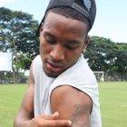 Christian Valencia, jugador de Emelec, lleva tatuado el nombre de su hijo que falleció en 2019.