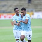 El volante Daniel Clavijo celebra el gol que le marcó a Deportivo Cuenca.