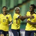 AMDEP284. CALI (COLOMBIA), 20/01/2023.- Justin Cuero (d) de Ecuador celebra un gol hoy, en un partido de la fase de grupos del Campeonato Sudamericano Sub'20 entre las selecciones de Ecuador y Chile en el estadio del Deportivo Cali en Cali (Colombia). EFE/ Ernesto Guzmán Jr.