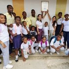 La felicidad de los estudiantes y profesores de la Unidad  Educativa Tululbí, donde Enner estudió en su infanciaen Ricaurte, Esmeraldas.