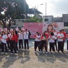 Los alumnos cantaron y bailaron para celebrar a sus mamitas.