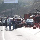 Un tráiler que llevaba gaseosas provocó un terrible accidente de tránsito en Guayllabamba.