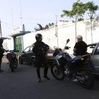 En la 29 y O'Connor, en una unidad educativa fiscal hubo amenazas con panfletos y los padres de familia están preocupados.