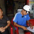 Hace dos semanas Jonathan Torres plasmó su dolor por la desaparición de su niño en cuatro carillas de un cuaderno. Su madre Petita Parrales le da fuerzas  para seguir adelante.