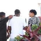 Familiares del cantante están consternados por la noticia.