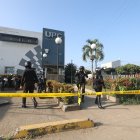 Una cinta amarilla fue colocada en la parte externa de la Unidad de Policía Comunitaria.