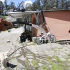 A primera vista, el agua que les llega parecería ser cristalina. Sin embargo, esta viene con suciedades.