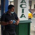 Sin su madre y sin empleo, Gilber Barbera apela a recibir el beneficio estatal que tenía su madre.