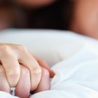 Según experto, las prácticas masturbatorias son importantes para llegar a conocer los gustos en la cama.