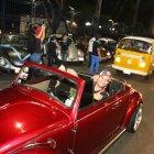 El recorrido tuvo una parada en la avenida Malecón para que los vehículos sean exhibidos al público.