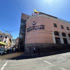 El imponente edificio del centro comercial Montúfar, ubicado en las calles Mejía y  Montúfar.